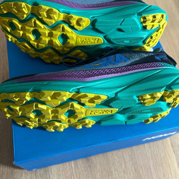 Hoka Challenger w/Gortex (10.5) - Picture 4 of 5